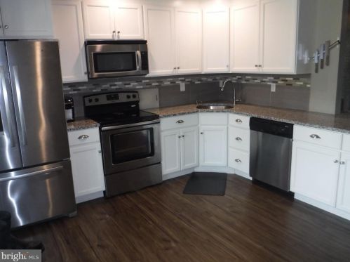 810 Woodcrest Dr, Dover, DE 19904-2482