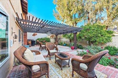 2 Emperor, Irvine CA 92604-1918 exterior