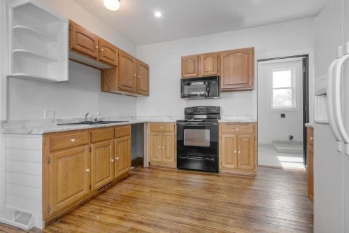 408 Center St, Beaver Dam WI  53916-2050 exterior