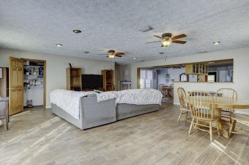 10132 Hwy 2301, Youngstown FL  32466-2448 exterior