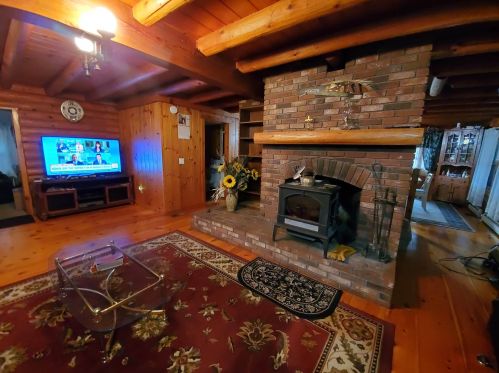 163 Jones Hill Rd, Enfield NH  03748-3307 exterior