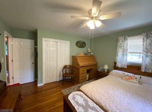 111 Lilac Dr, Annandale NJ  08801-3454 exterior