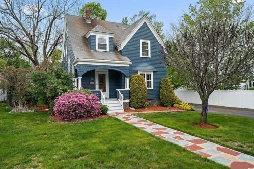25 Hobart Ave, Braintree, MA 02184-6302