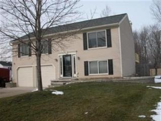2685 Serra Vista Dr, Cuyahoga Falls, OH 44224-1615