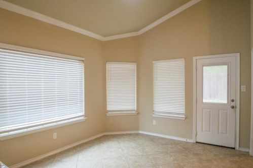 4512 Gunnison Dr, Denton TX  76208 exterior