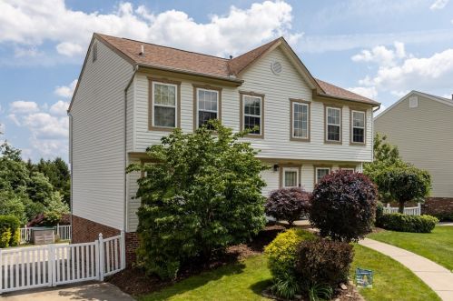 1031 Shawnee Ridge Dr, Cheswick, PA 15024-2319