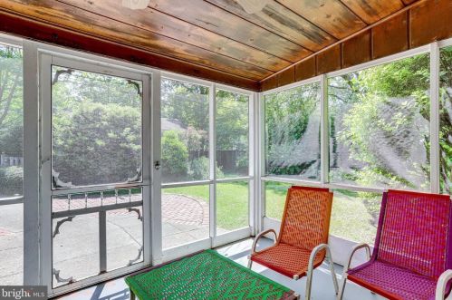 2901 Linden Ln, Falls Church VA  22042-2313 exterior