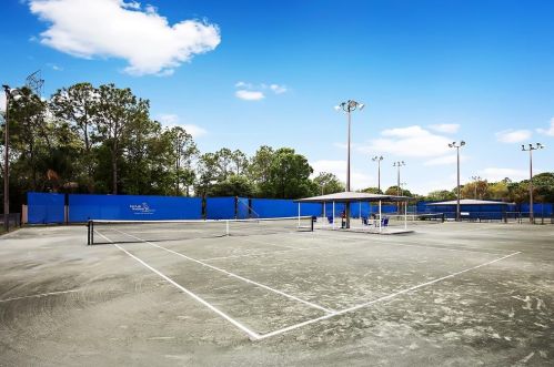 100 Lisa Ln, Oldsmar FL  34677-2369 exterior