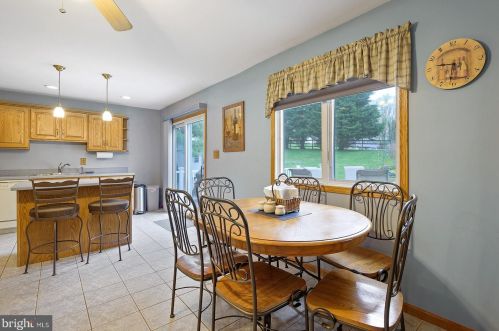 5 Pinyon Pine Cir, Wilmington DE  19808-1008 exterior