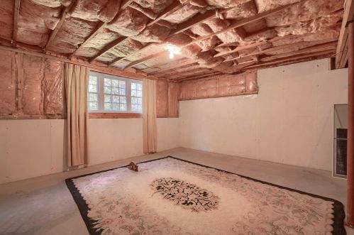 24 Briallia Cir, Newmarket NH  03857-2194 exterior