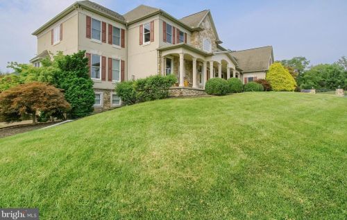 4205 Prosperous Dr, Harrisburg PA  17112-6038 exterior