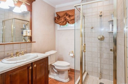 1045 Channel Dr, Hewlett NY  11557-2616 exterior