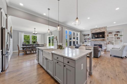 1043 Carryback Dr, Pataskala OH 43062-9543 exterior