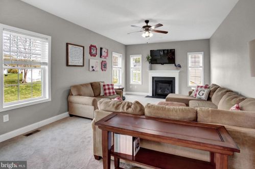 7 Dogwood Ter, Siddonsburg PA  17019-8733 exterior