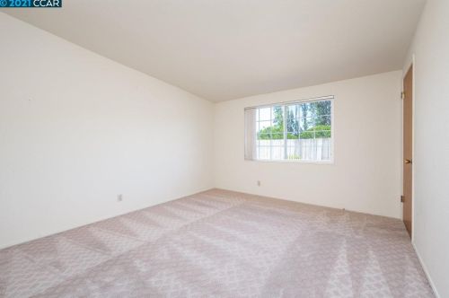 1737 El Toro Way, Pinole CA  94564-2116 exterior