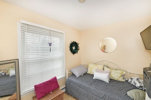 3 Linden Ave, Holtsville NY  11742-2323 exterior