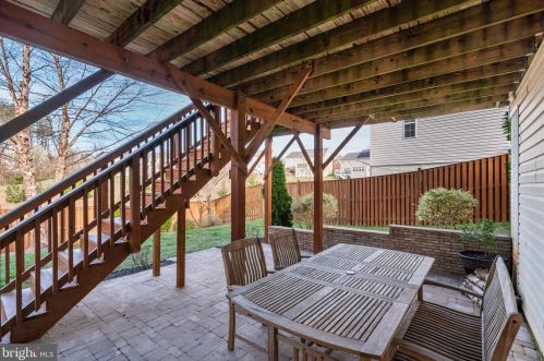 15340 Wits End Dr, Woodbridge VA  22193-5889 exterior