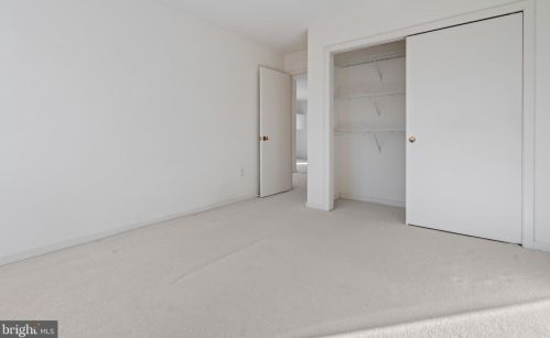 12015 Walnut Branch Rd, Herndon VA  20194-5616 exterior