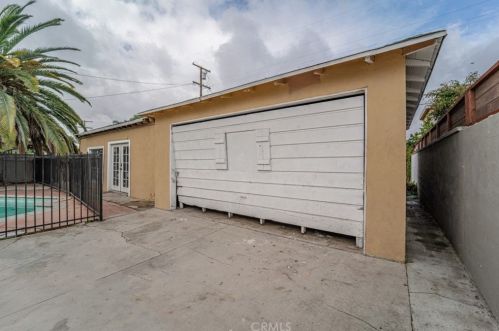 12015 Muriel Dr, Lynwood CA  90262-5255 exterior