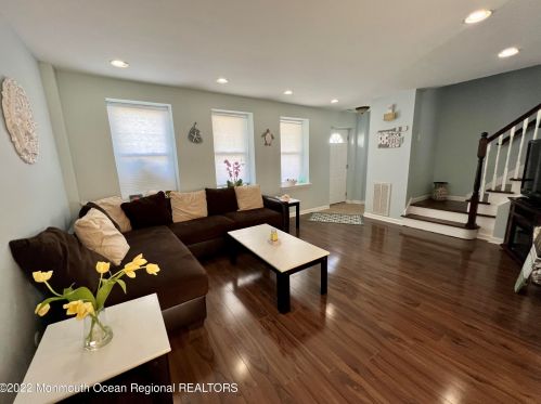 99 Mccabe Ave, Bradley Beach, NJ