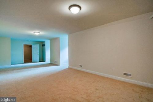 502 Cherry Valley Rd, Princeton NJ  08540-7681 exterior