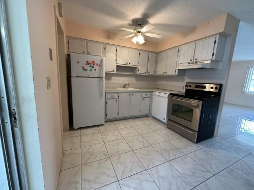 2718 Ponce De Leon Blvd, Delray Beach FL  33445-5825 exterior