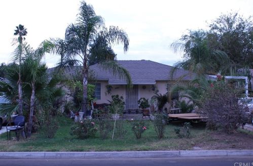 1247 28th St, San Bernardino, CA 92405-3033