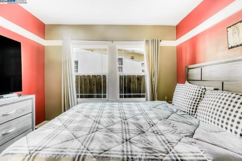 2708 Humboldt Ave, Oakland CA  94602-3635 exterior