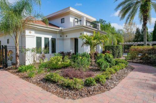 583 Lora Ln, Tarpon Springs FL 34688-9058 exterior