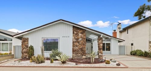 4425 Dogwood Ave, Seal Beach, CA 90740-3039