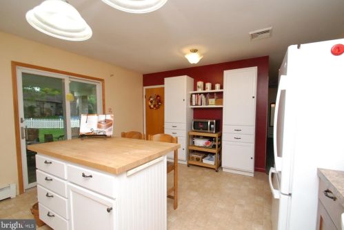 730 Nicholson Ave, Douglassville PA  19518-1569 exterior