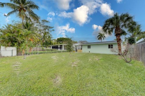 116 13th Ave, Boynton Beach, FL 33435-3125