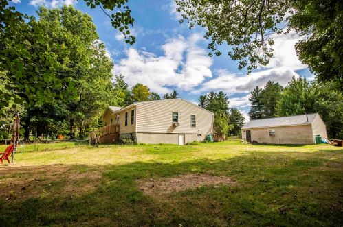 208 Lawrence Rd, Salem NH  03079-3905 exterior