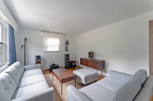 728 Vallevista St, Pittsburgh, PA 15234-1318