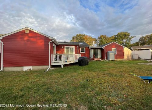 51 Birch Dr, Bricktown NJ 08723-6968 exterior