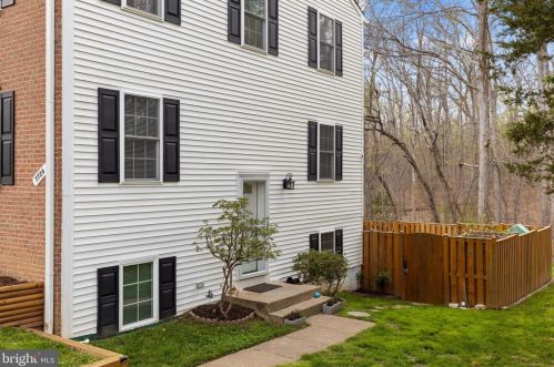 7726 Lemoyne Ln, Springfield, VA 22153-3429