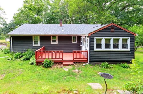 46 Sabin St, Putnam CT  06260-1842 exterior