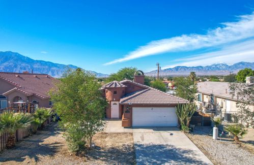 16125 Avenida Rambla, Desert Hot Springs CA 92240-7000 exterior