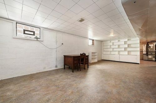 3959 Boulevard Dr, Pittsburgh PA  15217-2619 exterior