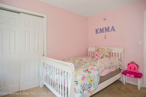 28 Bentley Ave, Trenton NJ  08619-3720 exterior