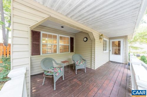 123 Jefferson Dr, Bybee, VA 22963-2202