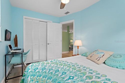 5210 20th Ave, Saint Petersburg FL  33707-4908 exterior