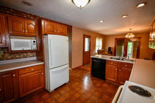 326 Blagrove St, Richwood OH  43344-1015 exterior