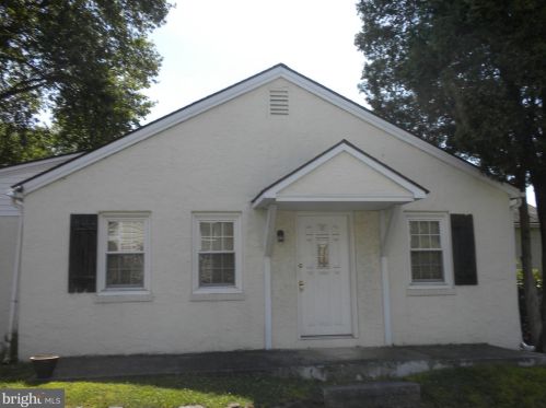 496 Gulph Rd, Norristown, PA 19406-2807