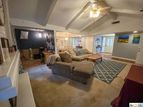 201 Castleway St, Victoria TX 77904-1744 exterior