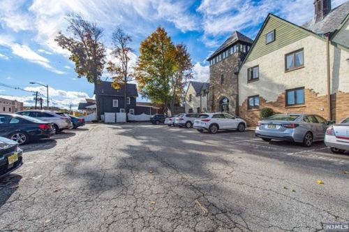 33 Diamond Spring Rd, Parsippany NJ  07834-2722 exterior