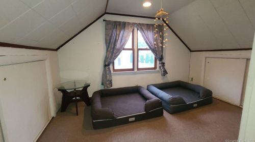 4 5th St, Danbury CT  06810-5704 exterior