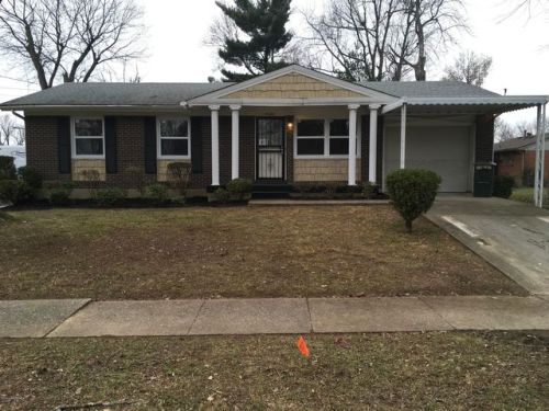 5206 Red Leaf Rd, Louisville, KY 40218-4152