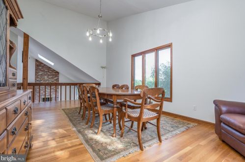 7 Waldron Ln, Flemington NJ  08822-1904 exterior