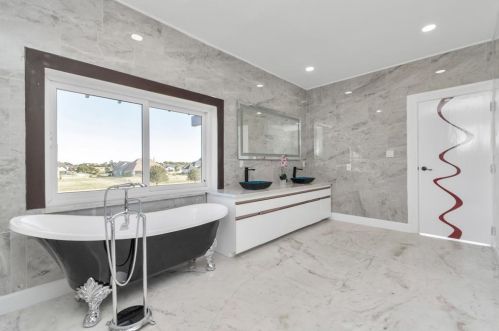 703 Leaning Oak Trl, Richmond TX  77406-4653 exterior